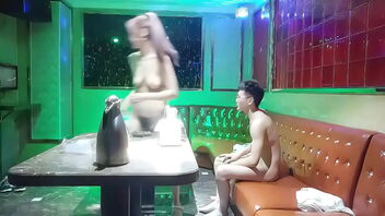 2000 yuan KTV room for a night of fun with a young step-sister